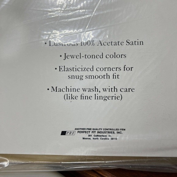 Vintage Chatelaine Satin Full Sized Flat Bed Sheet Golden Sun Gold New old Stock - Picture 6 of 6